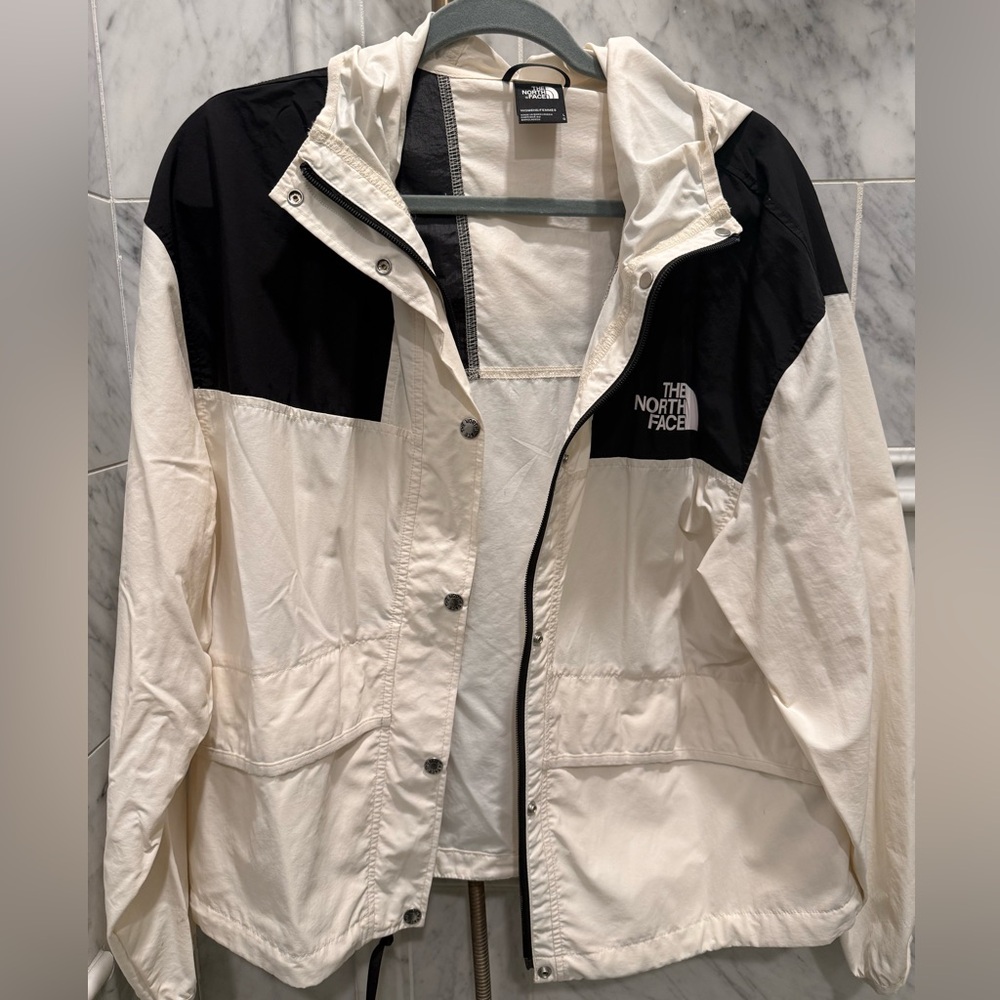 The North Face Jacket Womens Medium White HyVent Hooded Rain Shell Coat Outdoor